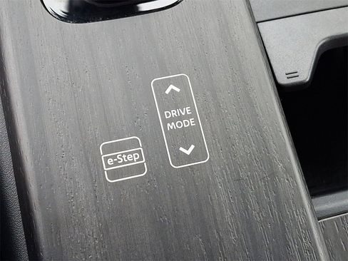 Used 2024 Nissan Ariya AWD image 24