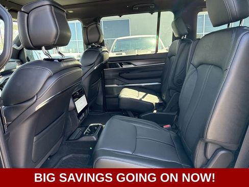 New 2026 Jeep Grand Wagoneer Summit AWD/4WD image 30