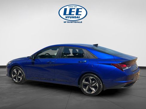 Certified 2023 Hyundai Elantra SEL w/ Convenience Package FWD image 4