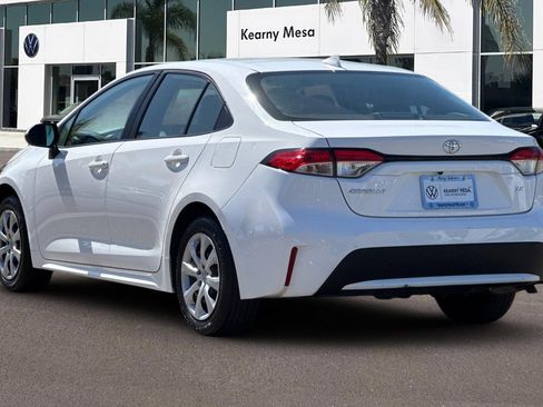 Used 2022 Toyota Corolla LE image 6