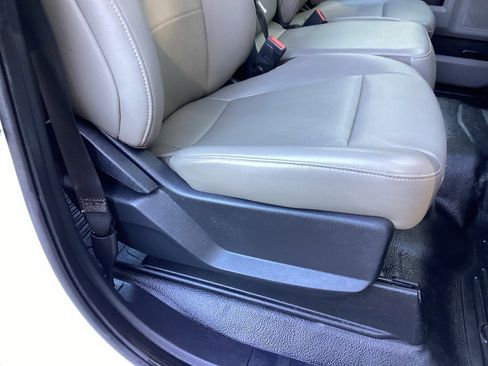 Used 2022 Ford F250 XL w/ Power Equipment Group image 26