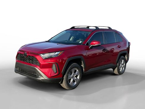 Used 2022 Toyota RAV4 XLE image 1