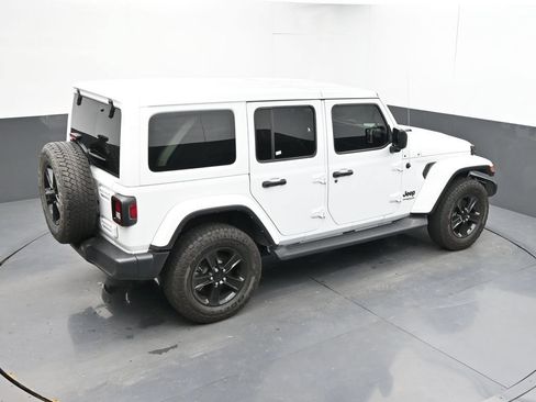 Used 2021 Jeep Wrangler Unlimited Sahara AWD/4WD image 13