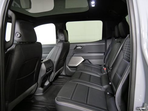 Used 2024 GMC Sierra EV Denali AWD/4WD image 19