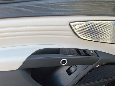 Certified 2024 Maserati Grecale GT image 12