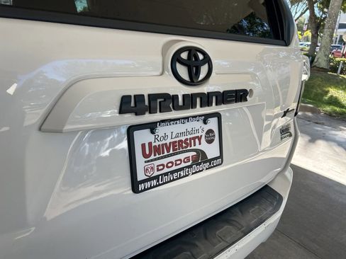 Used 2019 Toyota 4Runner 4WD image 18
