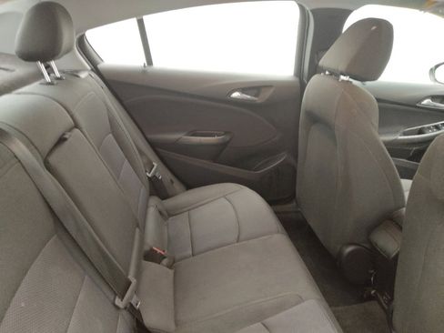 Used 2019 Chevrolet Cruze LT image 19