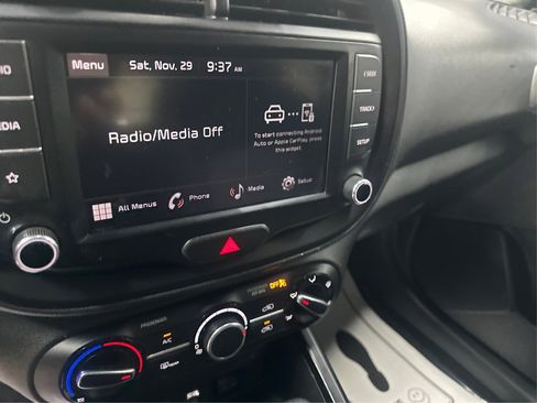 Used 2023 Kia Soul LX w/ LX Technology Package image 35