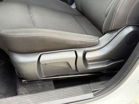 Used 2024 Nissan Rogue S AWD/4WD image 25