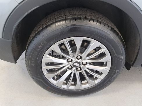 Used 2024 Cadillac XT4 Premium Luxury image 34