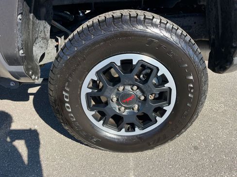 Used 2025 Toyota Tacoma TRD Off-Road image 30