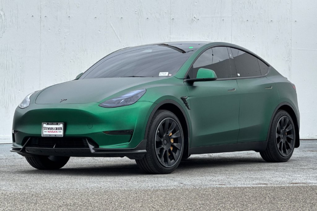 Used 2025 Tesla Model Y Long Range RWD image 7