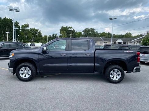 Used 2024 Chevrolet Silverado 1500 LT w/ Convenience Package II AWD/4WD image 2