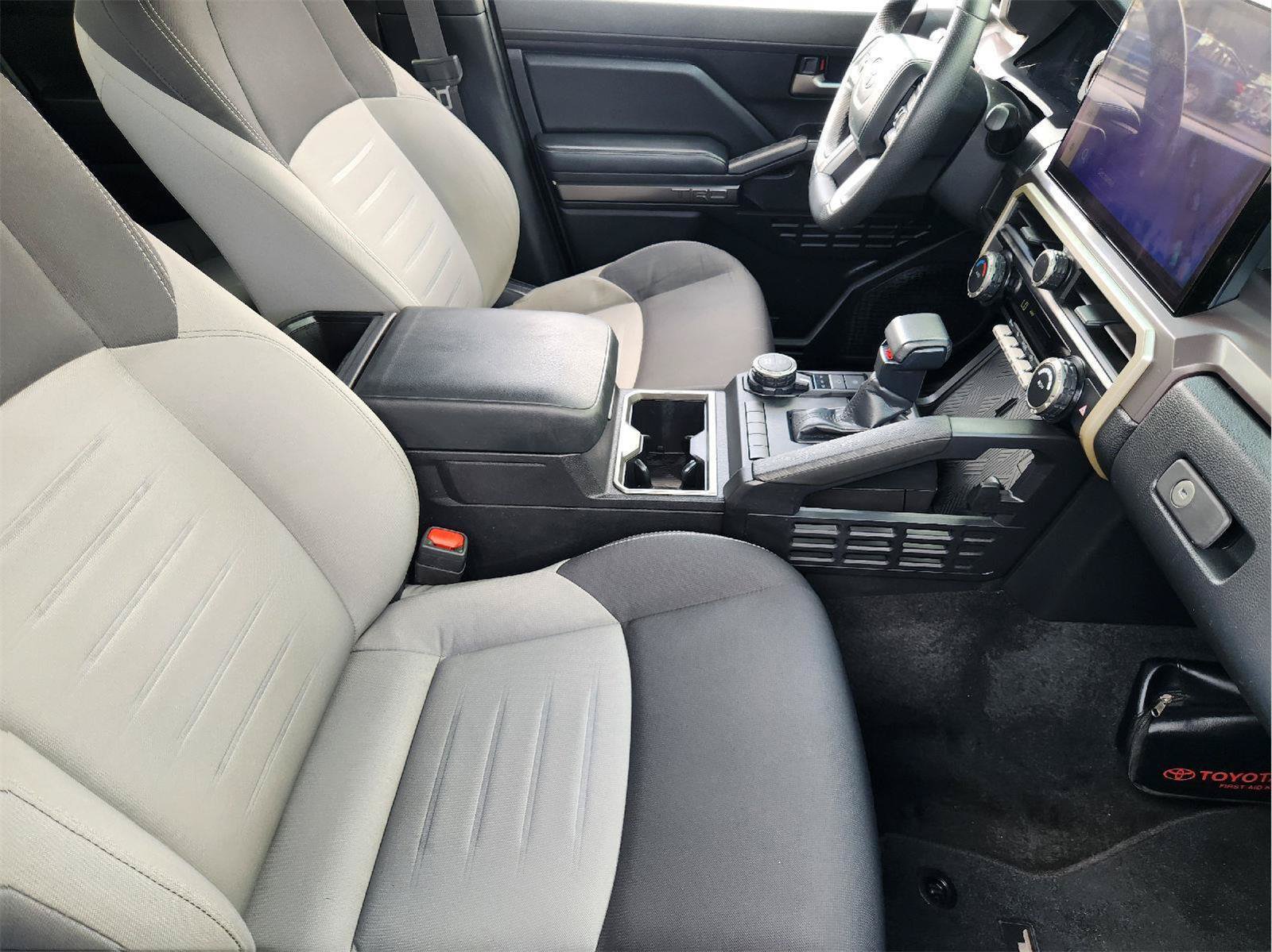 Used 2025 Toyota Tacoma TRD Sport AWD/4WD image 15
