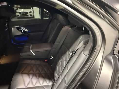Used 2023 BMW 740i w/ Parking Assistance Package RWD image 75