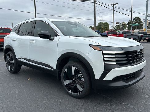 New 2026 Nissan Kicks SR image 8