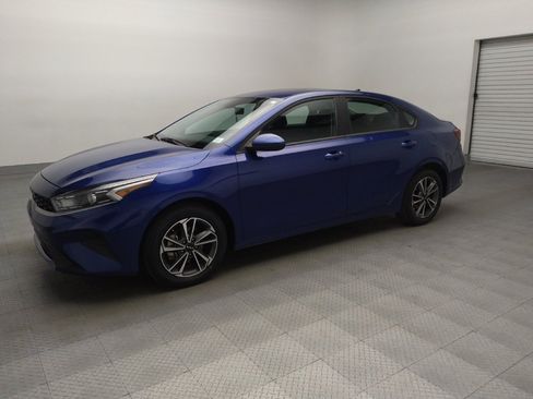Used 2023 Kia Forte LXS FWD image 2