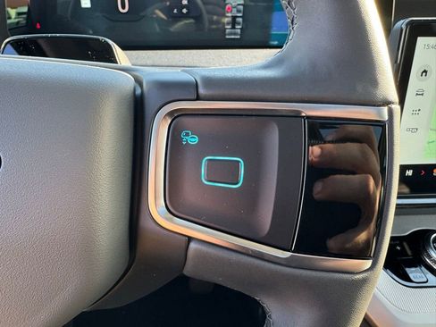 New 2025 Ford Expedition Active image 17