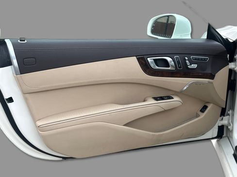 Used 2013 Mercedes-Benz SL 550 image 31