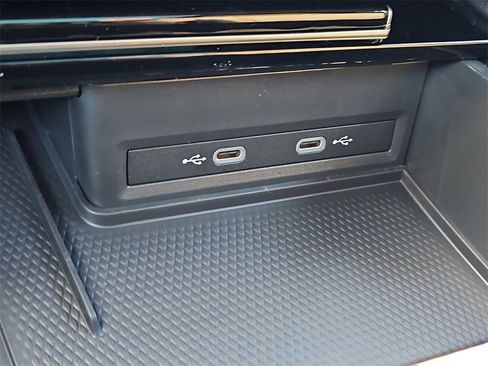 New 2026 Volkswagen Atlas Cross Sport SE image 10