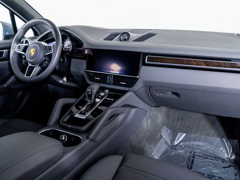 Used 2022 Porsche Cayenne S image 56