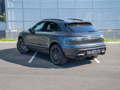 Certified 2026 Porsche Macan AWD/4WD image 3