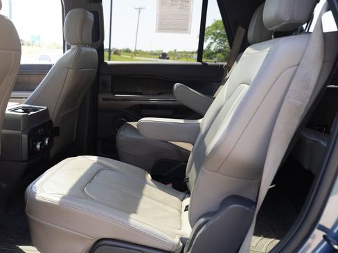 Used 2018 Ford Expedition Limited w/ Equipment Group 301A AWD/4WD image 29