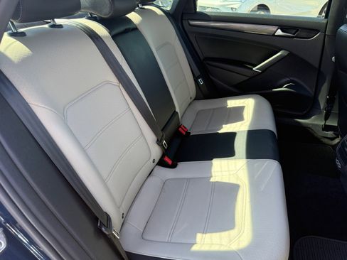 Used 2021 Volkswagen Passat 2.0T R-Line image 27