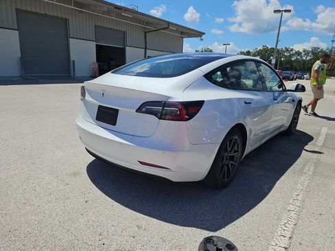 Used 2021 Tesla Model 3 Standard Range Plus RWD image 4