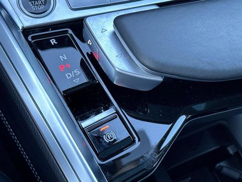 Used 2024 Audi Q8 e-tron Prestige w/ Prestige Package image 21