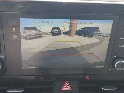 New 2025 Kia Sportage LX image 16