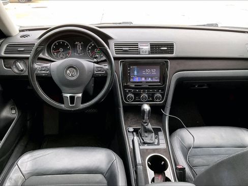 Used 2014 Volkswagen Passat 1.8T SEL Premium image 14