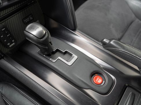 Used 2014 Nissan GT-R Premium image 23