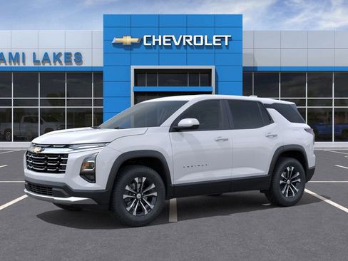 New 2026 Chevrolet Equinox LT image 2