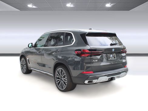 Used 2026 BMW X5 sDrive40i RWD image 3