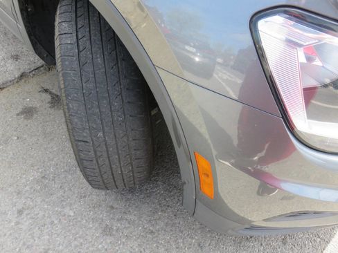 Used 2020 Volkswagen Tiguan SE image 33