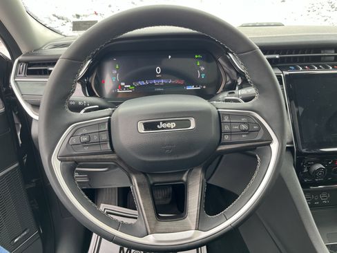 Used 2023 Jeep Grand Cherokee 4WD 4xe w/ Luxury Tech Group II image 25