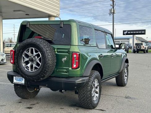 Used 2025 Ford Bronco Badlands image 3
