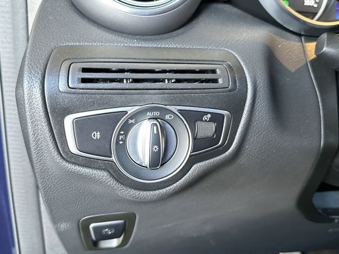 Used 2022 Mercedes-Benz GLC 300 4MATIC image 17
