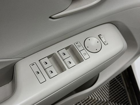 Used 2025 Hyundai Kona SEL image 15