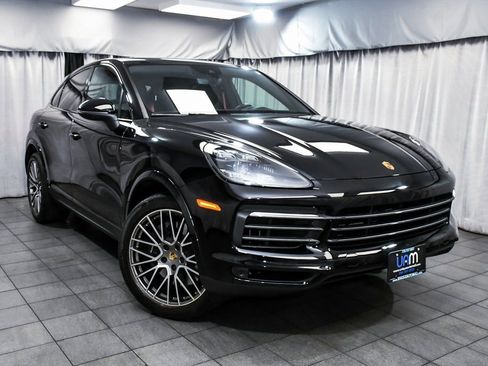Used 2022 Porsche Cayenne Platinum Edition image 3