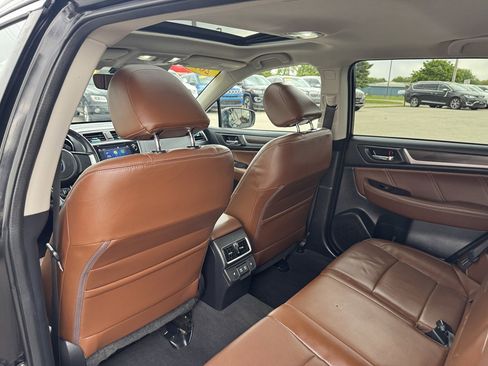 Used 2019 Subaru Outback 2.5i Touring w/ Popular Package #3A AWD/4WD image 18