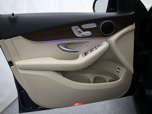 Used 2022 Mercedes-Benz GLC 300 GLC 300 image 24