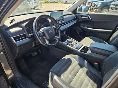 Used 2024 Mitsubishi Outlander SE AWD/4WD image 13