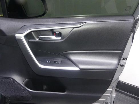 Used 2022 Toyota RAV4 XLE w/ Convenience Package AWD/4WD image 19