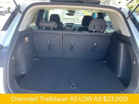 Used 2023 Chevrolet TrailBlazer LT FWD image 38