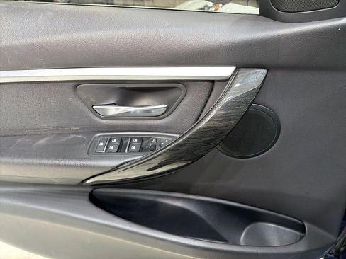 Used 2018 BMW 330i xDrive Sedan w/ Convenience Package image 12