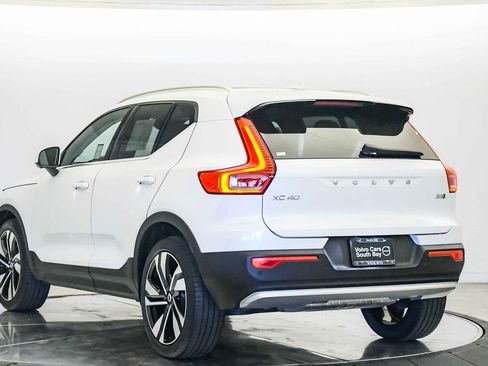 Certified 2023 Volvo XC40 B5 Plus w/ Driver Assist Package AWD/4WD image 2
