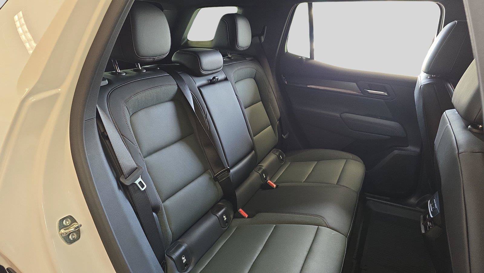 New 2027 GMC Terrain AT4 w/ Convenience Package III AWD/4WD image 17