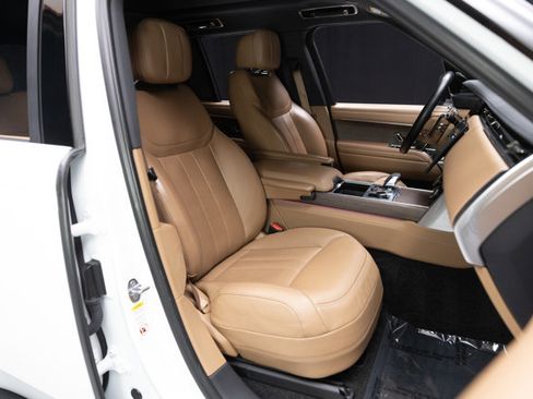 Used 2023 Land Rover Range Rover SE image 10